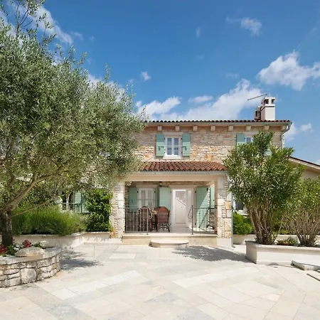 Rustic Pietre Distria With Pool In Kanfanar * Burići