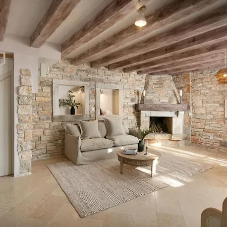 Rustic Pietre Distria With Pool In Kanfanar بيت للعطل Burići