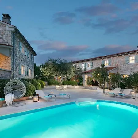 Rustic Pietre Distria With Pool In Kanfanar بيت للعطل *